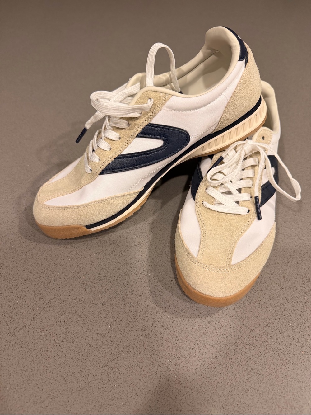 Tretorn Retro Runner in White, Beige & Navy